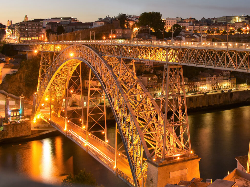 pont dom luis illuminé - destination porto